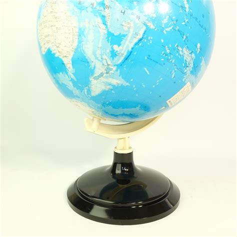Large World Globe 的图像结果