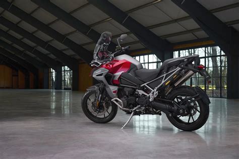 Motorrad Vergleich Triumph Rocket 3 Storm R 2024 vs. Triumph Tiger 1200 ...