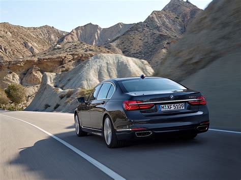 2016 BMW 7 Series (G11/G12) Specs, Performance & Photos - autoevolution