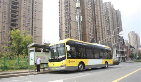 5辆搭载“安亭动能”嘉定67路氢能公交投入使用 - 氢业资讯 - 氢启未来