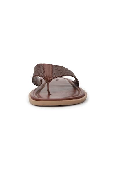 Buy Men Maroon Textured Flip Flops Online - 649985 | Louis Philippe