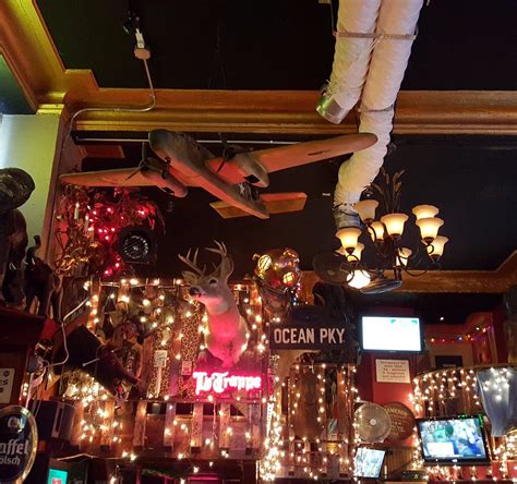 BROADWAY DIVE, New York City - Manhattan Valley - Restaurant Reviews ...