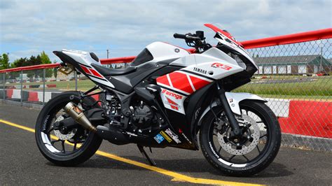 2015 Yamaha R3 for the 2017 Return to Track Days Series