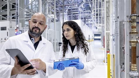Batteriesysteme: Kreislaufwirtschaft & Recycling | Mercedes-Benz Group ...