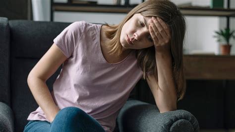 एंटीसिपेटरी एंग्‍जायटी के लक्षण और कारण | Causes And Symptoms Of ...