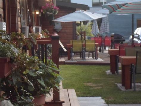 THE CEDARS MOTEL (Sicamous) - Hotel Reviews, Photos, Rate Comparison ...