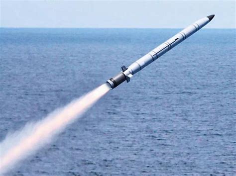 近期我国昆明舰在某海域发射反舰导弹鹰击-18-行业动态-转台-六自由度运动平台-负载模拟器-武汉华中航空测控技术有限公司