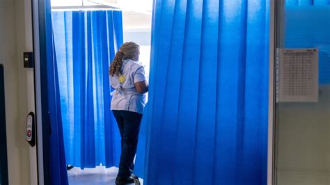 Target 18-24 year olds as NHS volunteers to tackle waiting lists ...