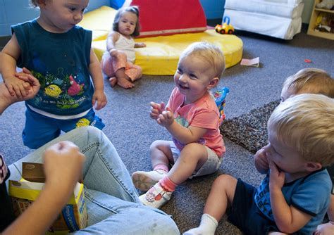 Kids Learning Sign Language 的图像结果