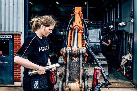 Why Heavy-Duty Vehicles Choose Expander System Pivot Pins - Nord-Lock Group