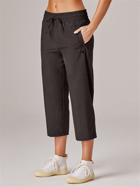 Women's Cropped Pants. Running Bare Academy Walk Pants - Black