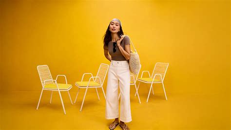 The Best Wide Leg Jeans for Women in 2025: How to Find the Perfect Fit and Style - Spanx