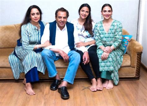 Hema Malini Reveals Why She Chose To Live Separately From Dharmendra ...