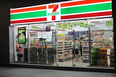 711便利店玻璃门装修效果图片_装信通网效果图