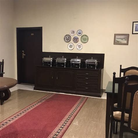 SHELTON ACCOMMODATOR (Peshawar) - B&B Reviews, Photos, Rate Comparison ...