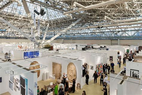 11-я современная ярмарка Cosmoscow 2023 прошла в Экспоцентре