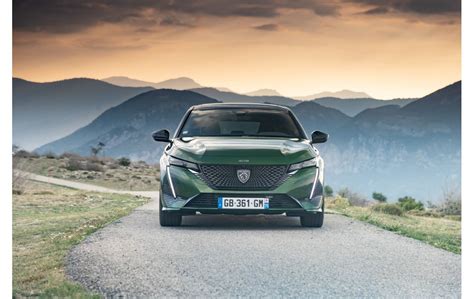 THE HIGH TECH SECRETS OF THE PEUGEOT 308’S NEW EMBLEM | Peugeot ...