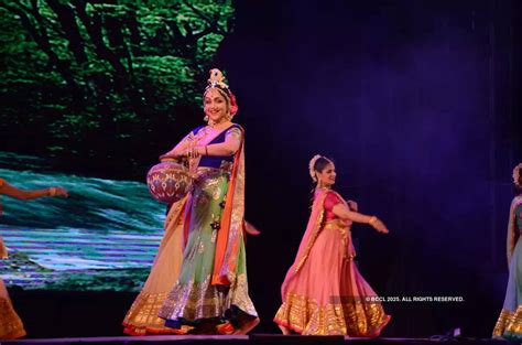 Khasdar Sanskrutik Mahotsav | Photogallery - ETimes