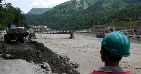 Why does the Teesta river run dry in non-monsoon months? Dams are ...