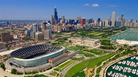 The Best Hotels Closest to Soldier Field in Chicago for 2021 - FREE ...