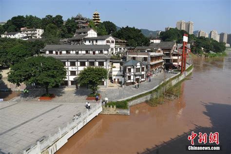 “嘉陵江2021年第1号洪水”平稳通过重庆主城 磁器口古镇码头广场被洪水淹没