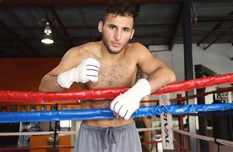 Super lightweight prospect Mazlum Akdeniz improves to 8-0 with TKO over ...