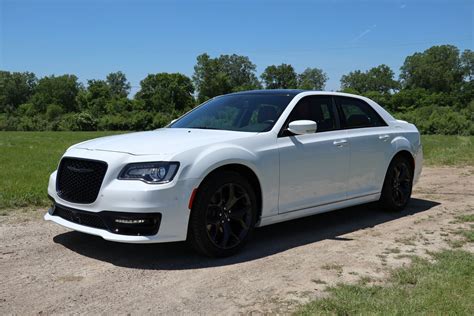 2020 Chrysler 300 - Test Drive, Price, Pictures - Cars U Wanna