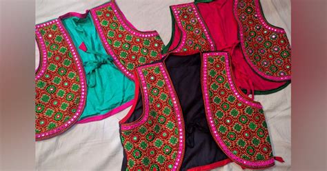 Budget Shopping At Charminar's Night Market | LBB, Hyderabad