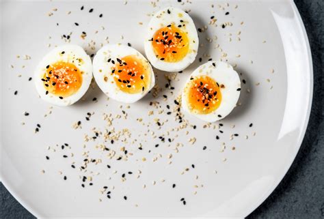 What Is the Egg Diet: Experts Explain The Fad Weight Loss Plan