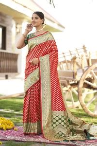 Buy MANOHARI Woven Kanjivaram Jacquard Red Sarees Online @ Best Price ...