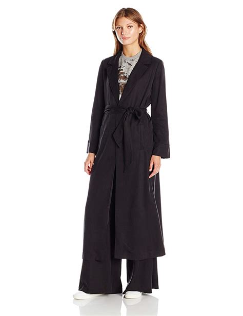 Women Should Have Black Overcoat in Their Closets | Fit Coat