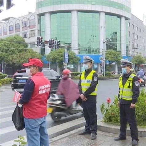 云霄县首批2名醉驾缓刑人员走上街头“现身说法”..._宣传_交通_家庭