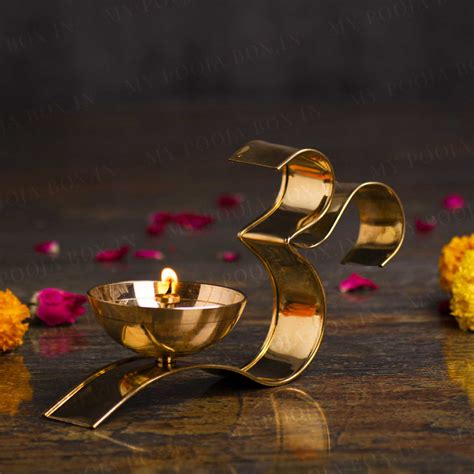 Buy Arti Diya with Om Handle Online in India - Mypoojabox.in