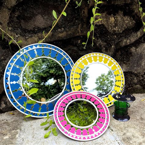 Buy Chitra artworks Wood Mud & Mirror Work Lippan Art Wall Decor ...