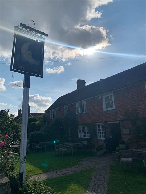 HALF MOON INN (Kirdford) - Inn Reviews & Photos - Tripadvisor