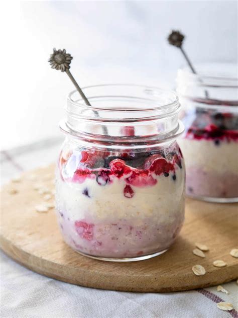Frozen Fruit (Mixed Berry) Breakfast Overnight Oats (+ Video!) | The ...