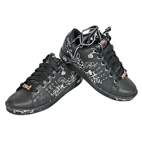 Yekkow Shoes 的图像结果