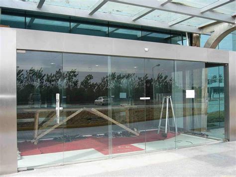 南京玻璃门、玻璃隔断、精品货架---南京新维特玻璃工程有限公司
