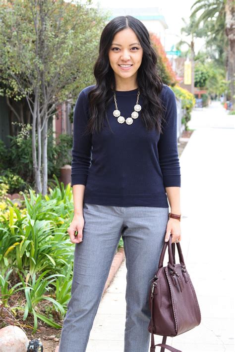 5 Outfits With a Navy Sweater for Spring | Business casual sweater ...