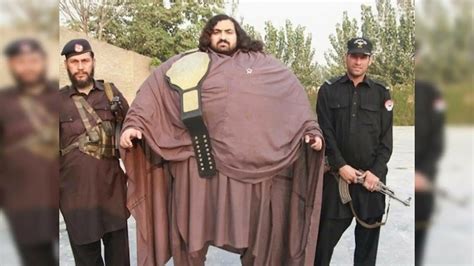 Human Giant Pakistan Hulk Arbab Khizer Hayat,உலகையே மிரளச் செய்யும் ...