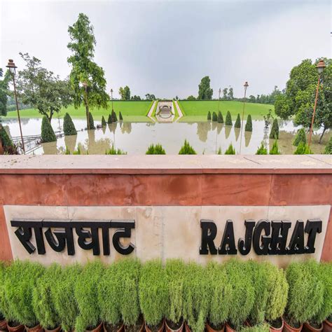 Discover Rajghat, Delhi: A Tribute to Mahatma Gandhi's Legacy.
