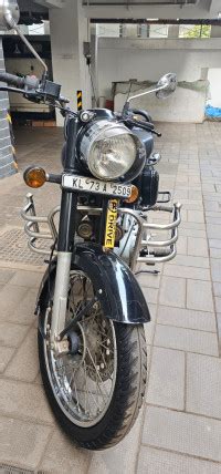 Royal Enfield Classic Desert Storm price, specs, mileage, colours ...