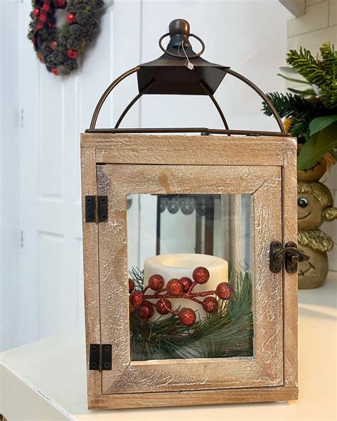 27 Christmas Lantern Decor Ideas – The DIY Desire
