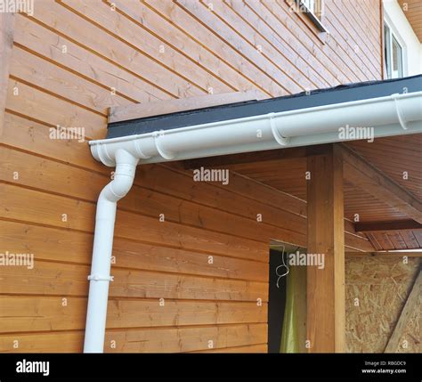 Problem Areas for Rain Gutter Waterproofing. Guttering, Gutters ...