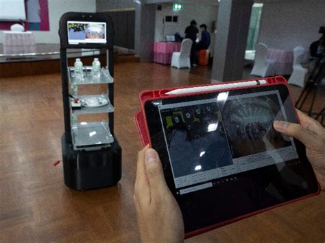 16 Pictures Show How Robots Have Been Helping Us In The Battle Against ...