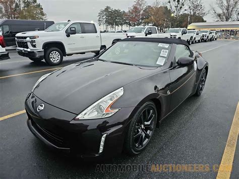 Checking the history of Nissan 370z, price history Nissan 370z