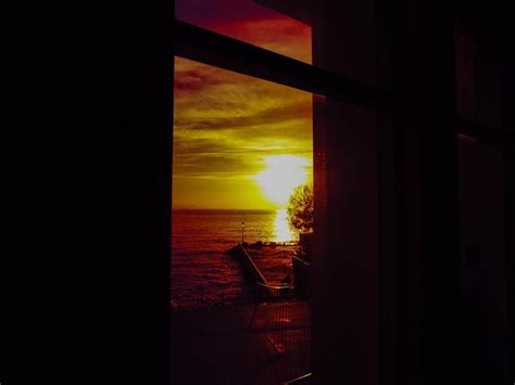 Sunset Window 的图像结果