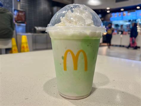 How to Make Refreshing Shamrock Shakes at Home - Easy Recipe