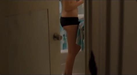 Scarlett Johansson Leaked Naked Pics