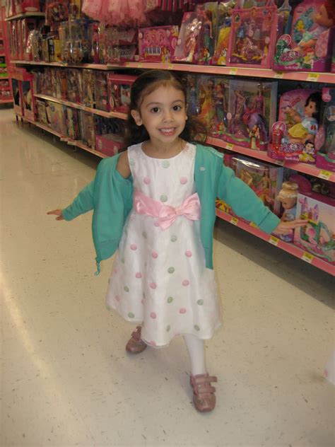 Girls at Walmart 的图像结果